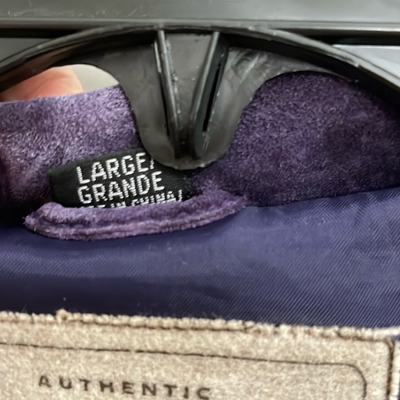 ST JOHNS BAY purple leather jacket.  L - Picture 11 of 12